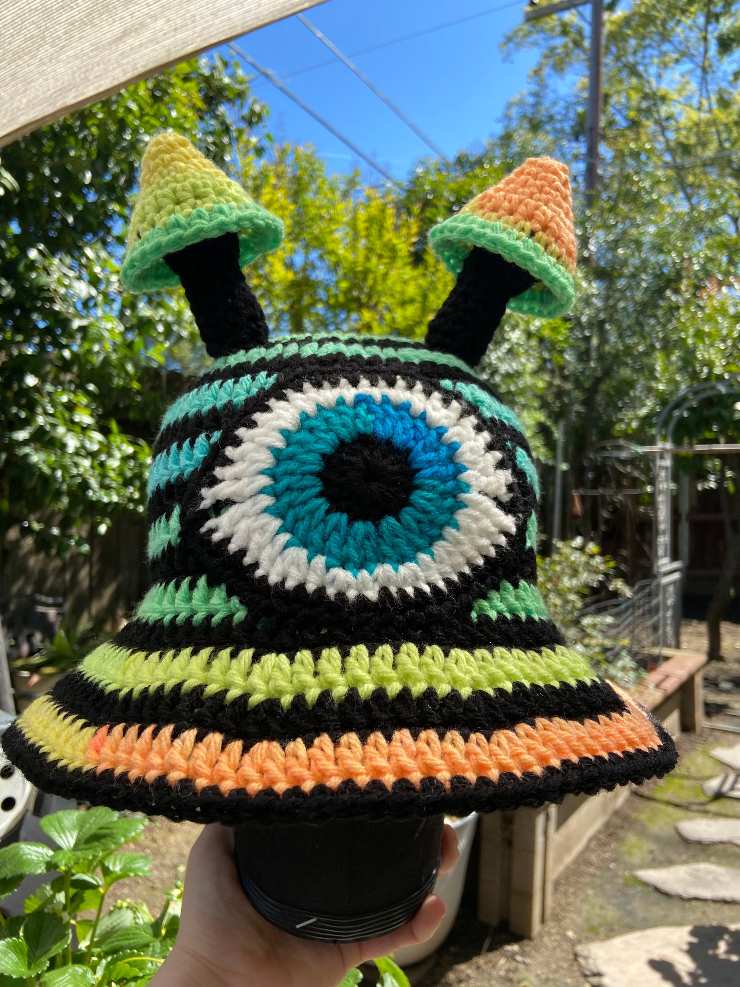 Cyclopes mushroom horn bucket hat