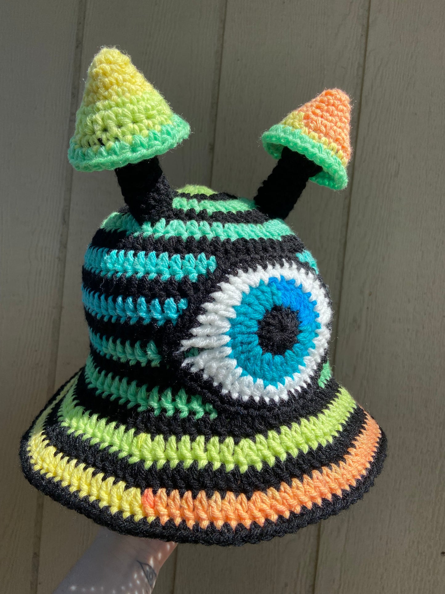 Cyclopes mushroom horn bucket hat