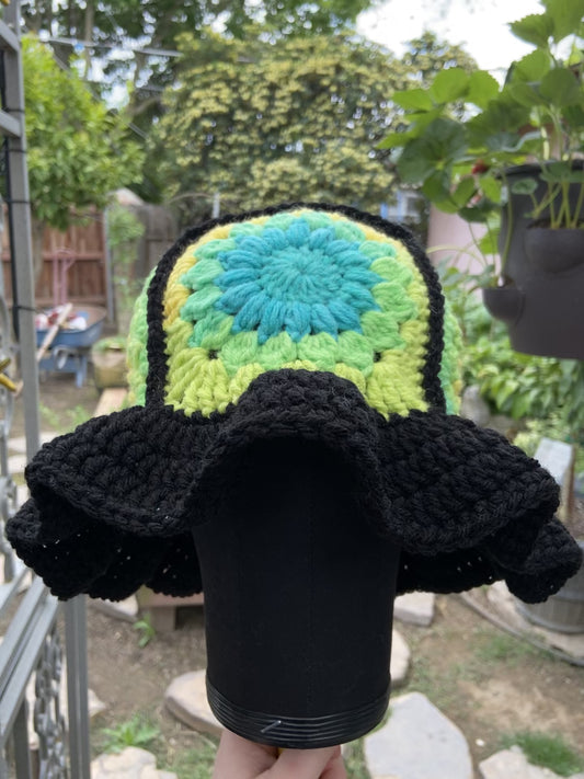 Sunburst bucket hat